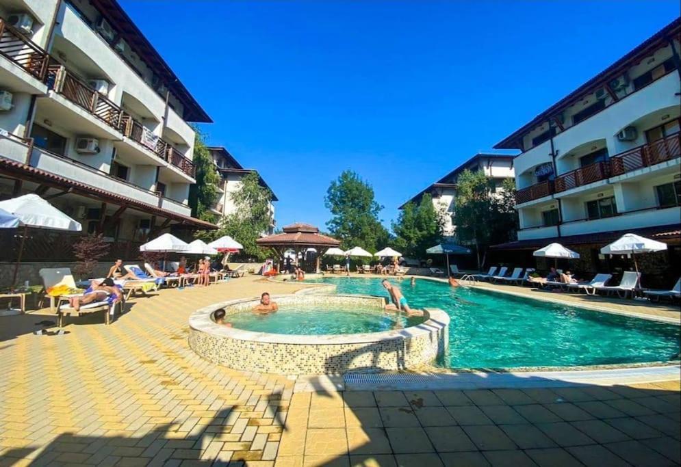 Apartament Studio Comfort Primorsko Mm Complex Luaran gambar